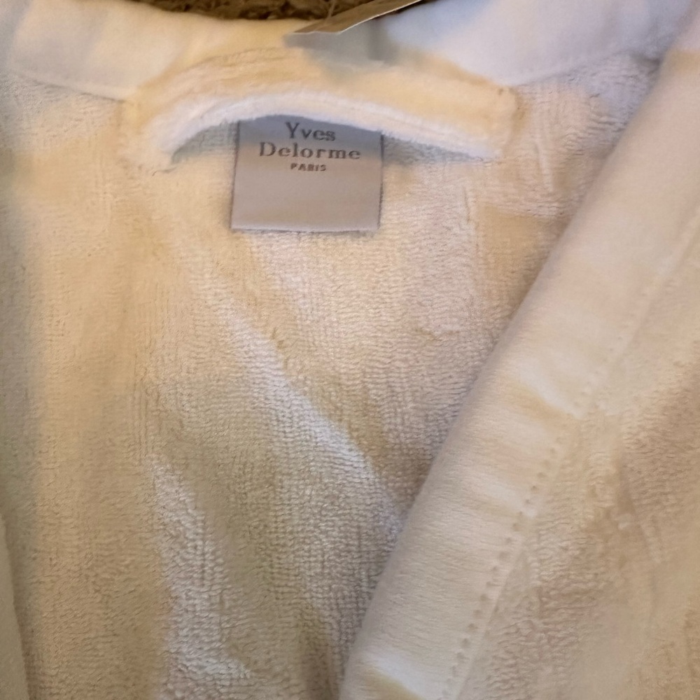 Yves Delorme
Luciole Bath Robe - Picture 10 of 10